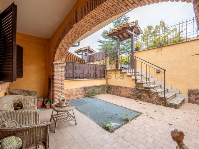 Villetta a schiera in vendita di 140 m² in Via Pietro Vannucci