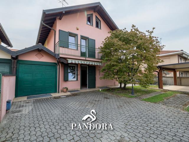 Villetta a schiera in vendita di 140 m² in Via Rogorazza, 25