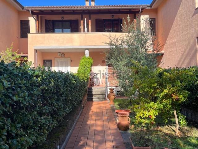 Villetta a schiera in vendita di 140 m² in Via Raniero Mengarelli, 17