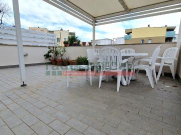 Villetta a schiera in vendita di 140 m² in Via Renuccio Renucci