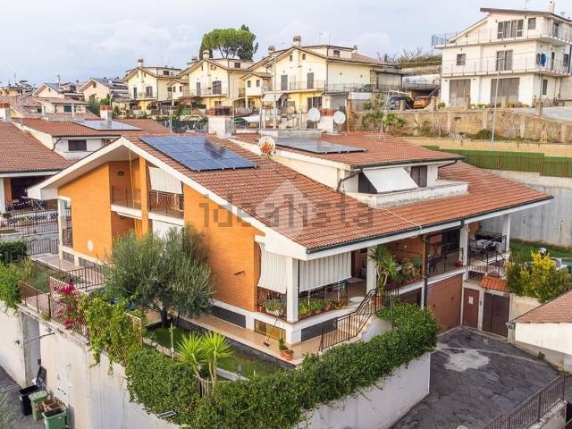 Villetta a schiera in vendita di 140 m² in Via Tito Livio, 64