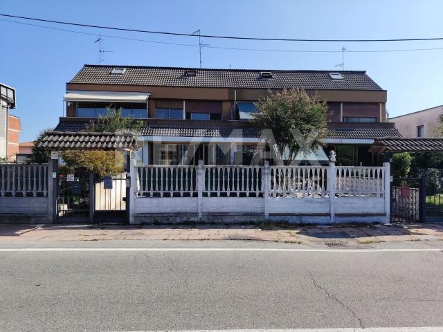 Villetta a schiera in vendita di 140 m² in Viale Alcide de Gasperi, 71