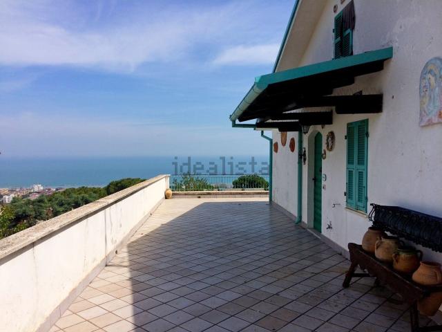 Villetta a schiera in vendita di 140 m² in Contrada Alberelli