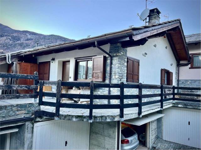 Villetta a schiera in vendita di 140 m² in Frazione Massinod