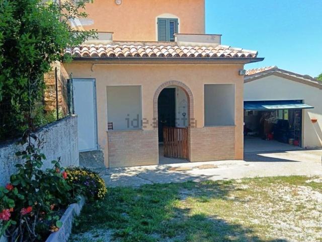 Villetta a schiera in vendita di 140 m² in Località Ca&apos  Besone, 36