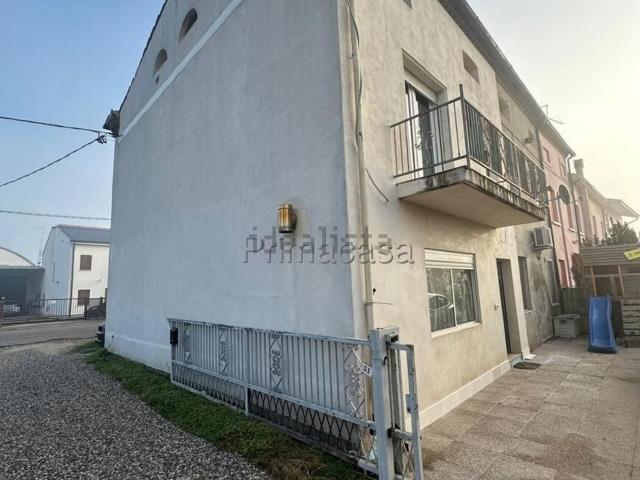 Villetta a schiera in vendita di 140 m² in Piazza San Gregorio