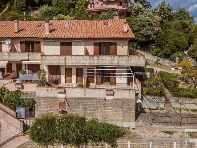 Villetta a schiera in vendita di 140 m² in Strada Provinciale di Montorsaio