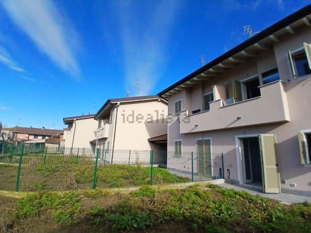 Villetta a schiera in vendita di 142 m² in Via Conte Febo Borromeo D&apos Adda
