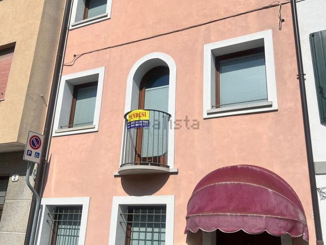 Villetta a schiera in vendita di 142 m² in Via Memmo, 2