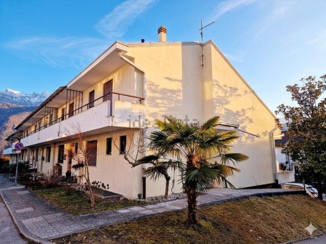 Villetta a schiera in vendita di 142 m² in Via Per Telve