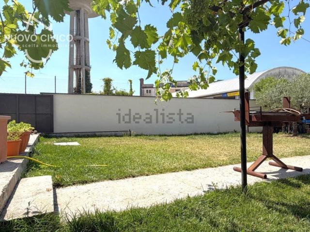 Villetta a schiera in vendita di 142 m² in Via Tiberghien, 3