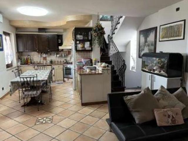 Villetta a schiera in vendita di 142 m² in Località Piombine