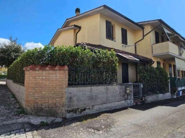 Villetta a schiera in vendita di 143 m²