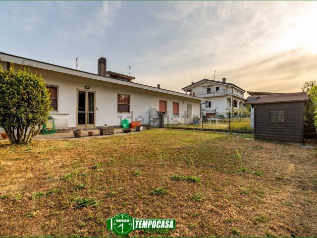 Villetta a schiera in vendita di 143 m² in Via Giotto, 19