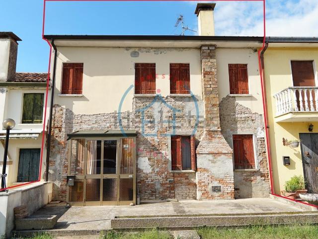 Villetta a schiera in vendita di 144 m² in Via Capitello