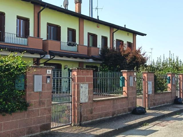 Villetta a schiera in vendita di 145 m² in Via Carlo Alberto, 11