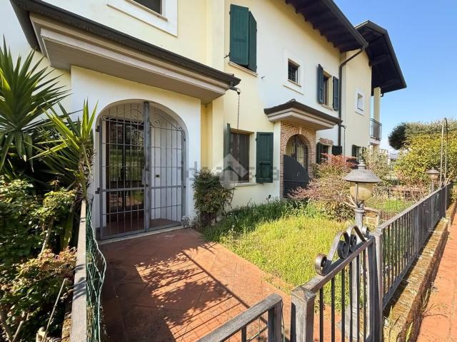 Villetta a schiera in vendita di 145 m² in Via A. Zanardini, 15