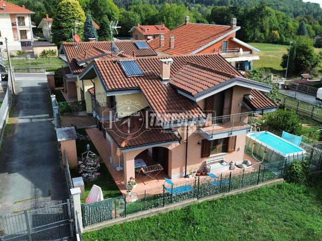 Villetta a schiera in vendita di 145 m² in Via Bovero Monsignor