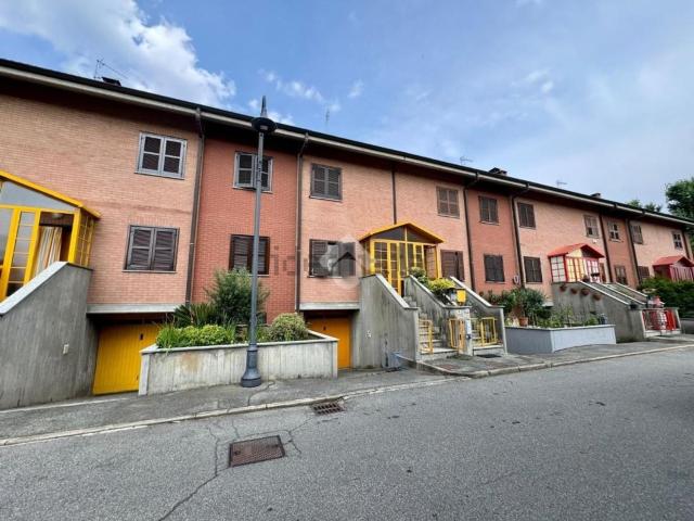 Villetta a schiera in vendita di 145 m² in Via Benito Atzei, 16