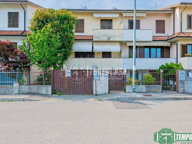 Villetta a schiera in vendita di 145 m² in Via G. di Vittorio, 68