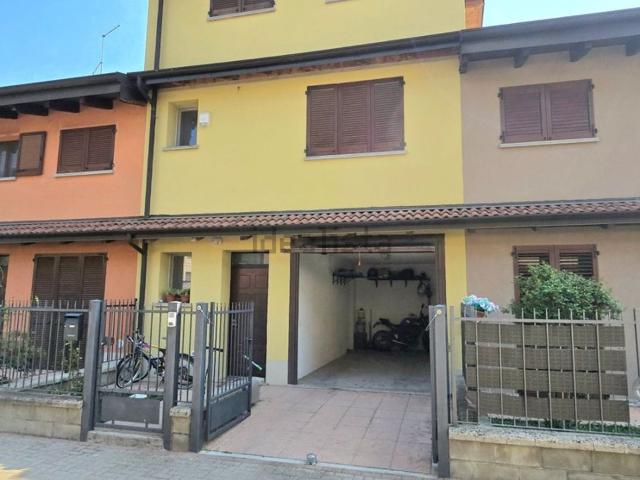 Villetta a schiera in vendita di 145 m² in Via Gaetano Donizzetti
