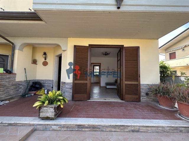 Villetta a schiera in vendita di 145 m² in Via Giuseppe Pardini