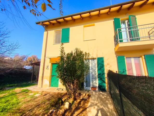 Villetta a schiera in vendita di 145 m² in Via del Sabbione