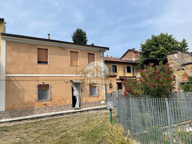Villetta a schiera in vendita di 145 m² in Via della Chiesa, 17