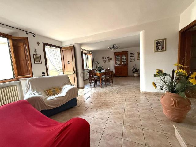 Villetta a schiera in vendita di 145 m² in Via di Pianezzoli