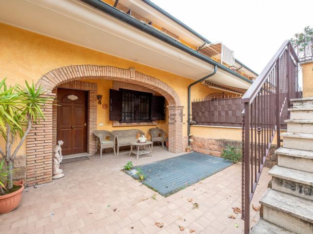 Villetta a schiera in vendita di 145 m² in Via Pietro Vannucci