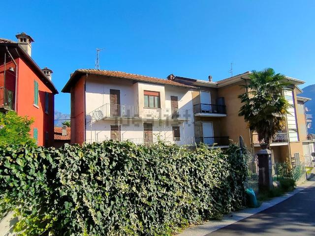 Villetta a schiera in vendita di 145 m² in Corso Sempione, 2