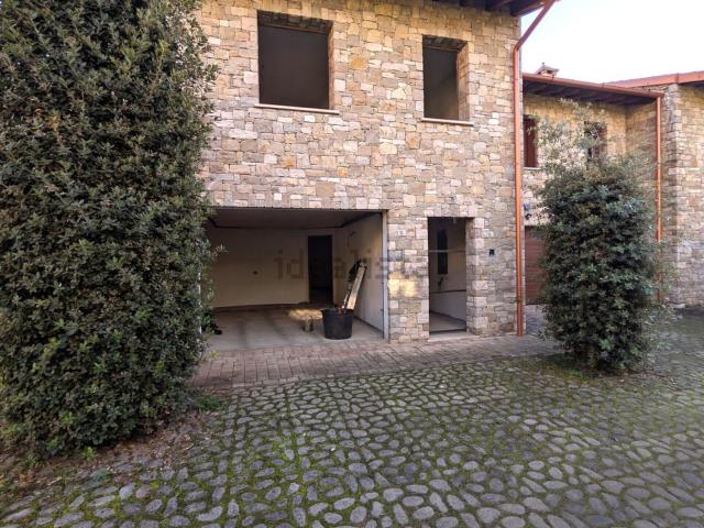 Villetta a schiera in vendita di 146 m² in Via Amerigo Bagozzi, 12
