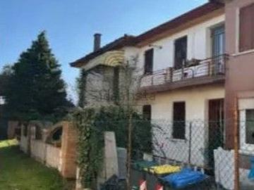 Villetta a schiera in vendita di 146 m² in Via Bastie, 124