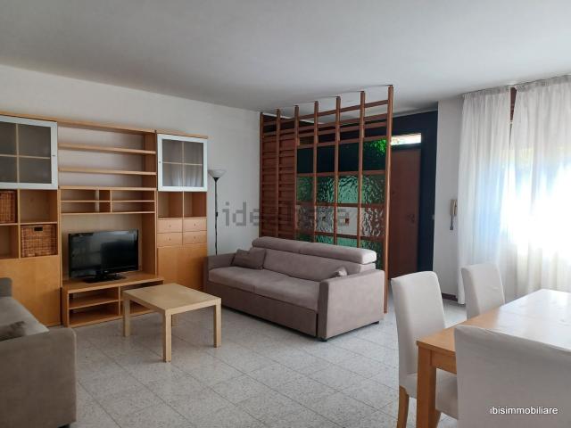 Villetta a schiera in vendita di 146 m² in Via della Foglia