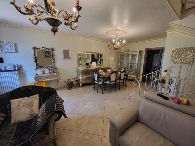 Villetta a schiera in vendita di 146 m² in Via della Repubblica