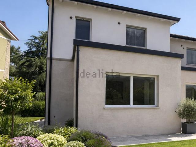 Villetta a schiera in vendita di 146 m² in Via Martiri della Libertà, 13