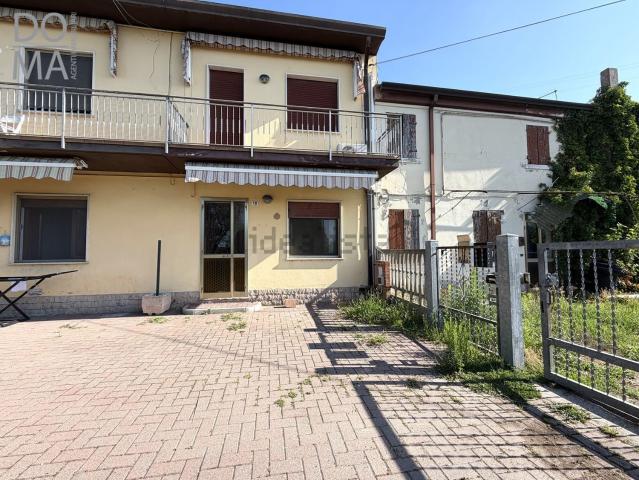 Villetta a schiera in vendita di 146 m² in Via Roma, 5