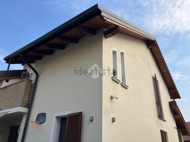 Villetta a schiera in vendita di 147 m² in Via 2 Giugno, 10