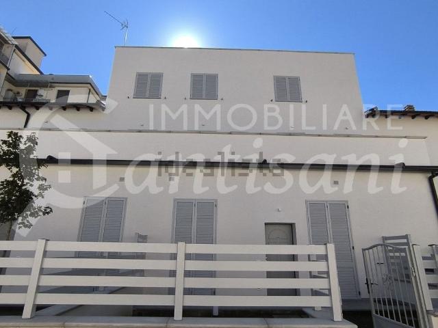 Villetta a schiera in vendita di 147 m² in Via Reginaldo Giuliani