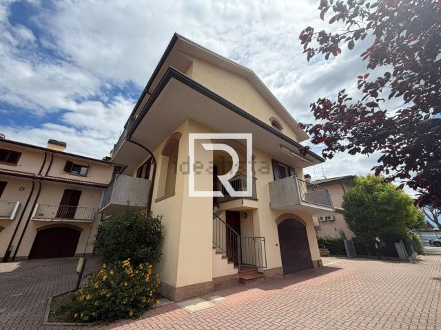 Villetta a schiera in vendita di 147 m² in Via Rio Cozzi