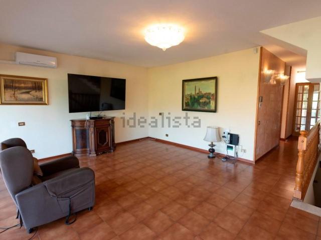 Villetta a schiera in vendita di 147 m² in Strada Provinciale Lama