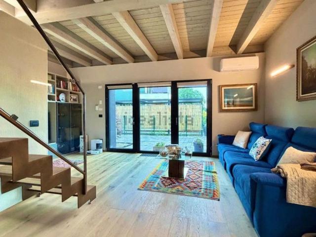 Villetta a schiera in vendita di 148 m² in Via Alessandro Laurinsich
