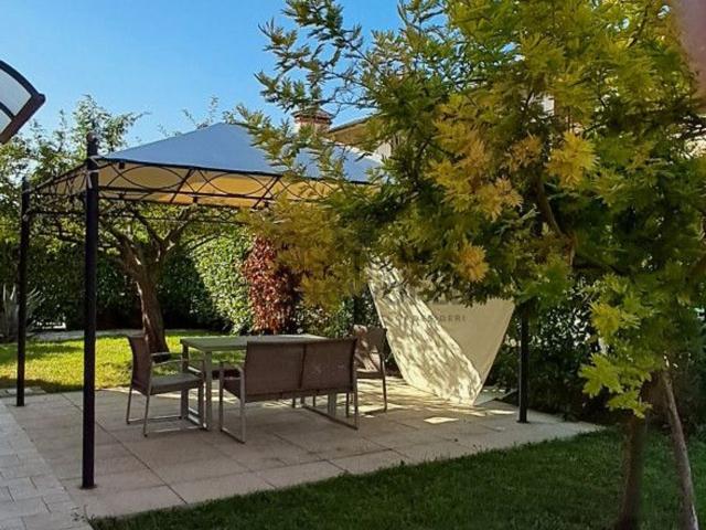 Villetta a schiera in vendita di 148 m² in Via Bartolomeo Colleoni