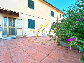 Villetta a schiera in vendita di 148 m² in Via Due Giugno