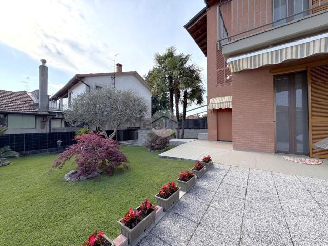 Villetta a schiera in vendita di 148 m² in Via Fratelli Bandiera, 30