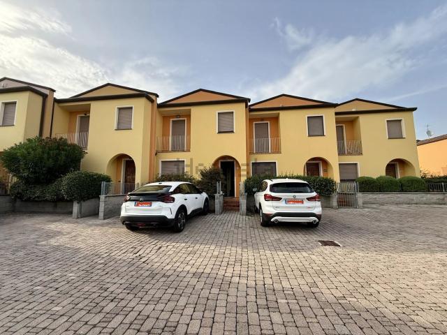 Villetta a schiera in vendita di 148 m² in Via Rughi