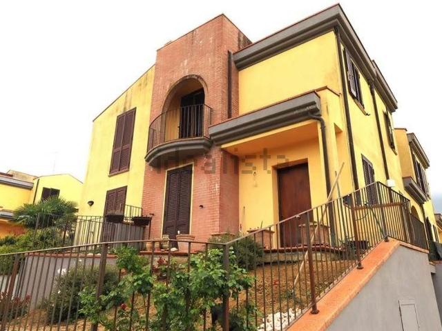 Villetta a schiera in vendita di 149 m² in Via Cuneo