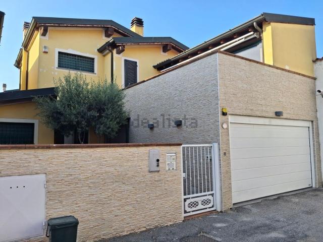Villetta a schiera in vendita di 150 m² in Via Cellino