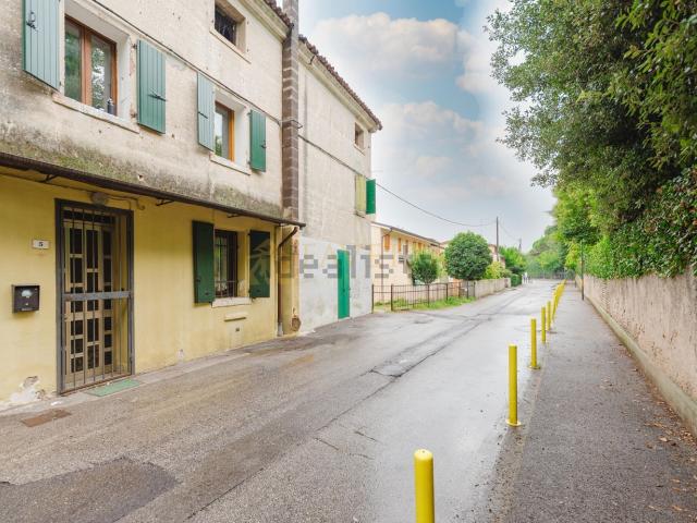 Villetta a schiera in vendita di 150 m² in Via Chiesa di Merlengo, 5