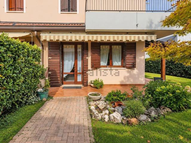 Villetta a schiera in vendita di 150 m² in Via G. Perlasca, 10